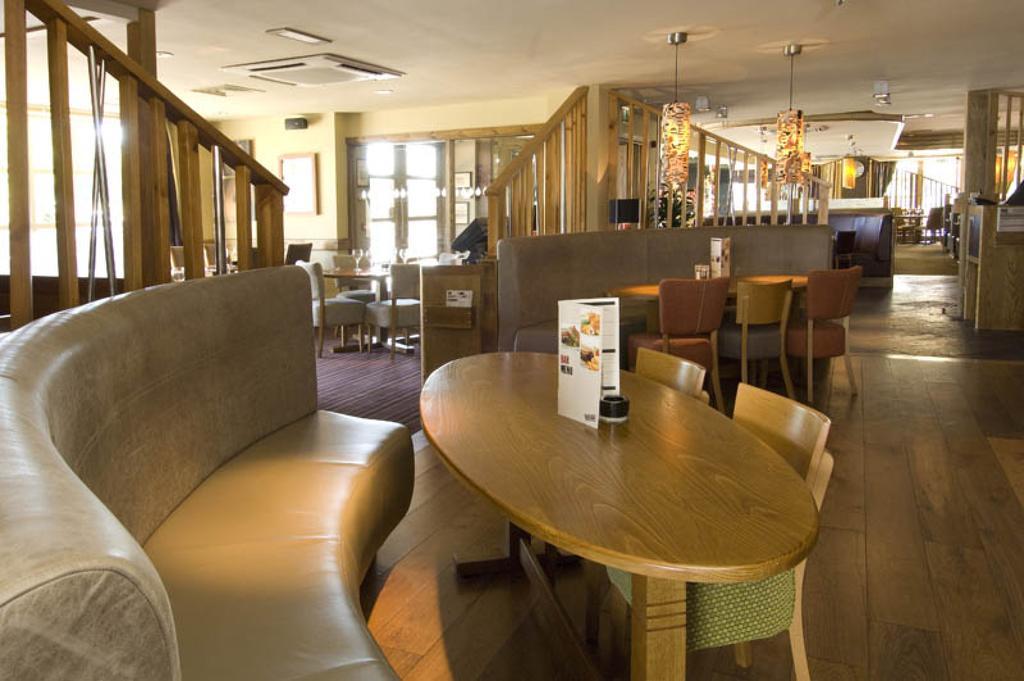 Premier Inn Ashford - Eureka Park Εξωτερικό φωτογραφία